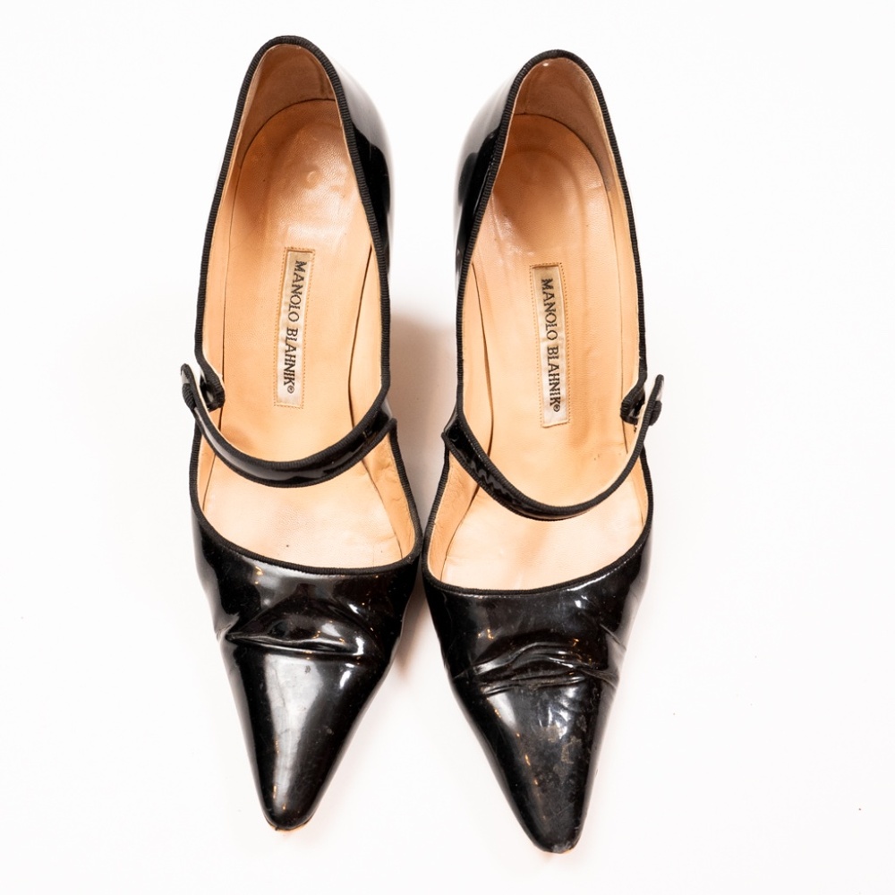 Vintage Manolo Blahnik, Mary Jane style pumps, black patent leather, size 9.